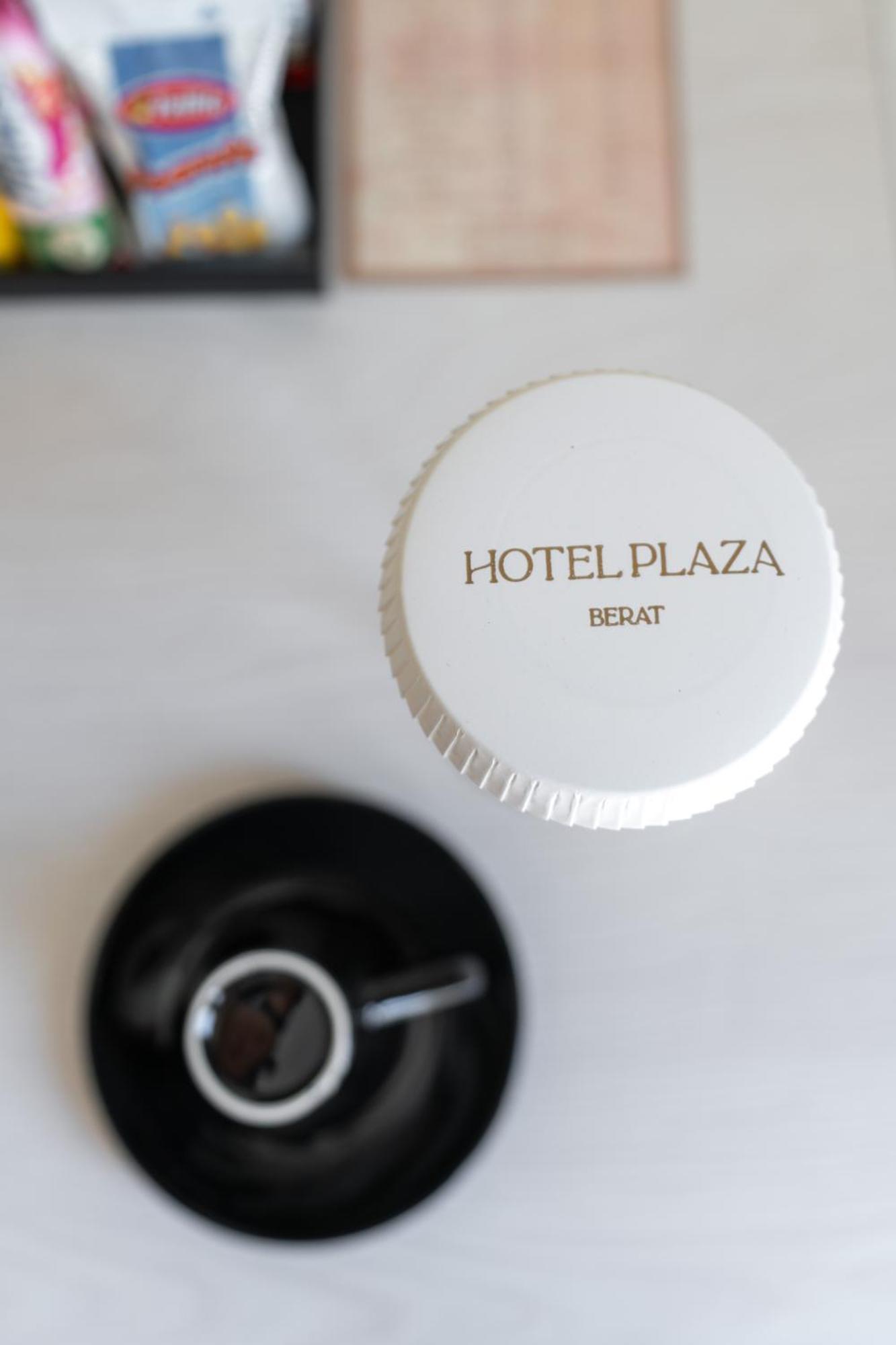 Hotel Plaza Berat Bagian luar foto
